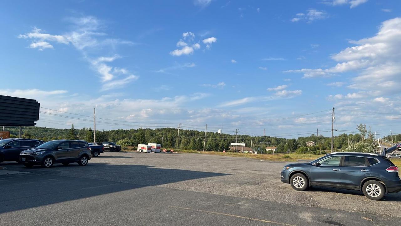 Lively Inn And Suites - Sudbury Naughton Exterior photo