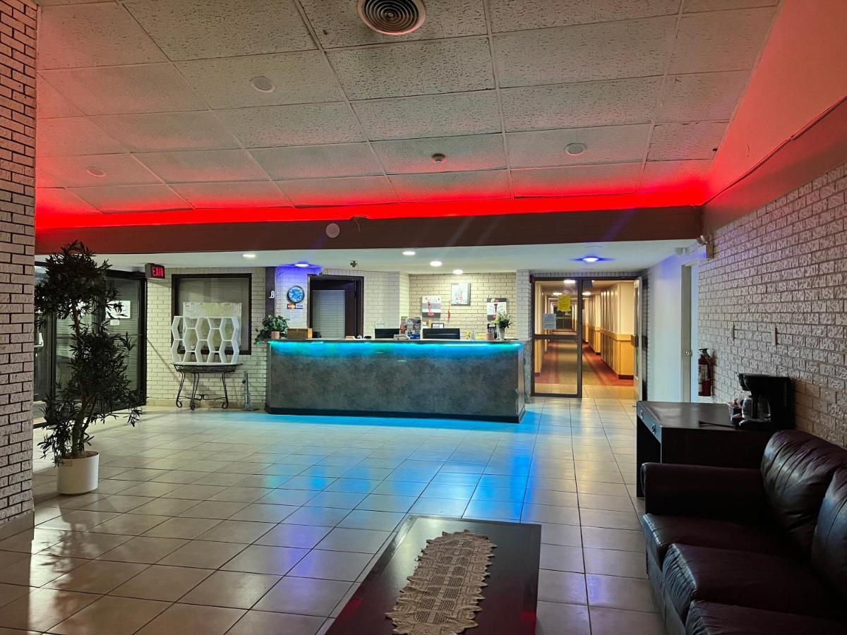 Lively Inn And Suites - Sudbury Naughton Exterior photo
